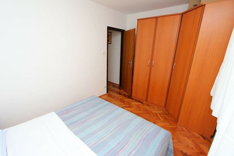 Apartments Lara