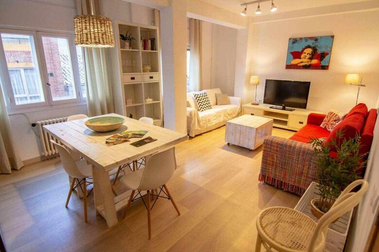 Apartamentos Habitahost Ram�n Y Cajal