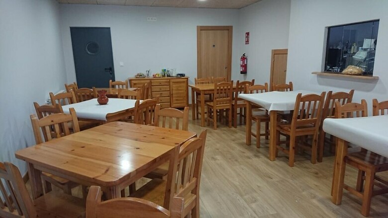 Hostal El Camino de Santovenia - Albergue