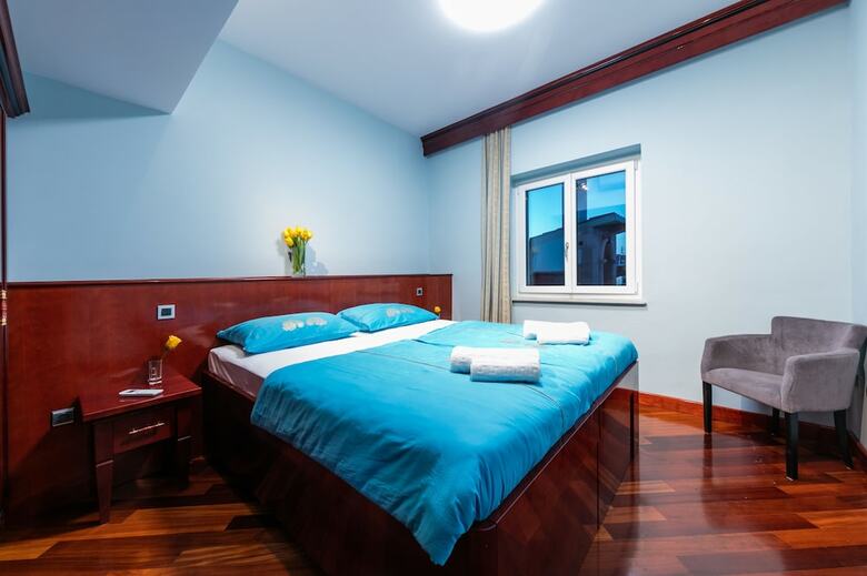Apartments Donna With Sea View