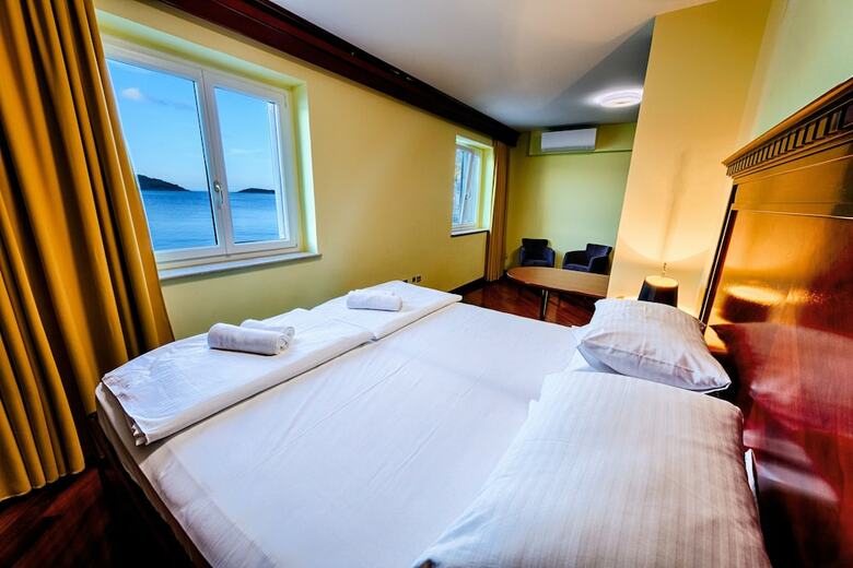 Apartments Donna With Sea View