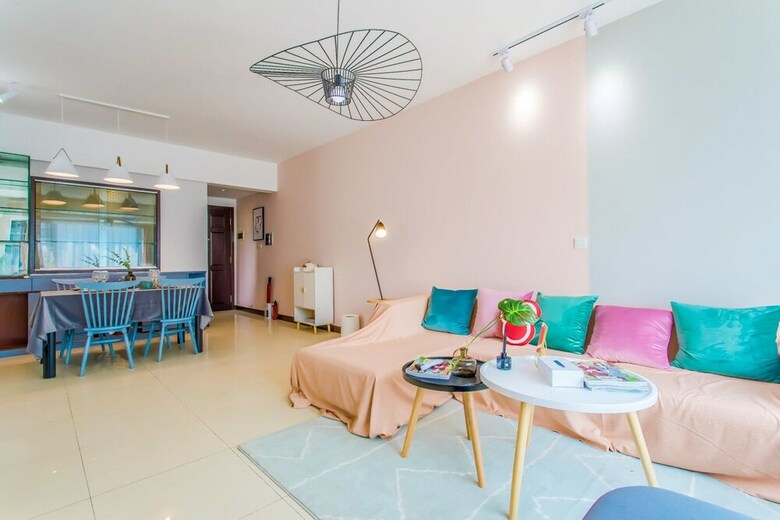 Locals Boutique Apartment  Huafa  No.3