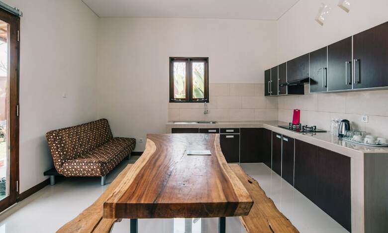 Bed & Breakfast Adil Villa And Resort