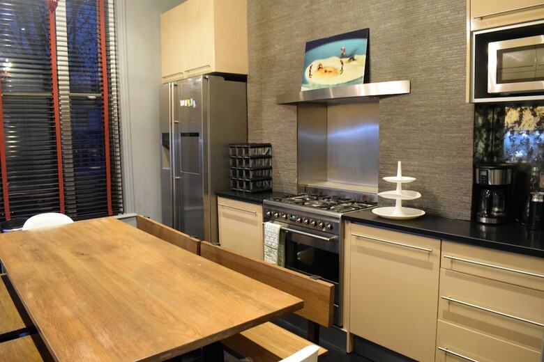 3 Bedroom Apartment In Kensington