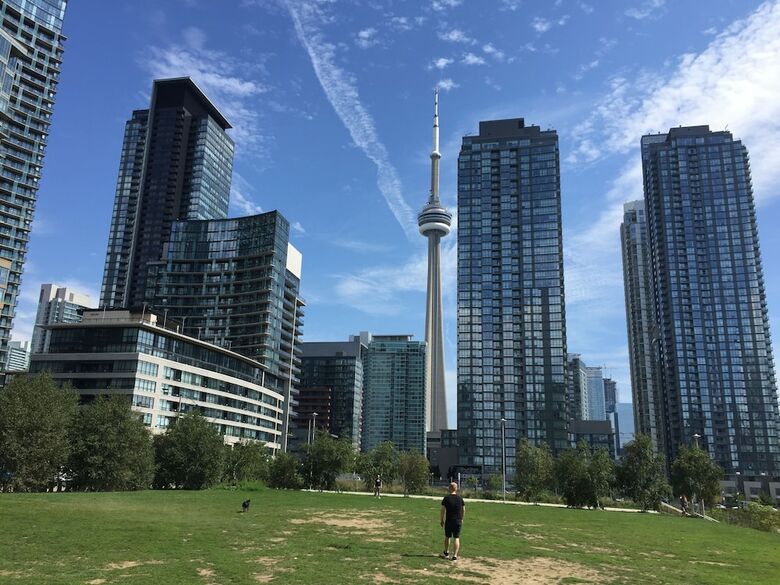 Cn Tower View Design Apart 3bd-2ba Dt