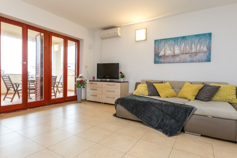 Maru Apartments