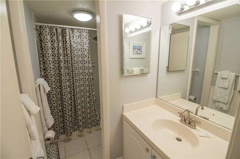 Beach & Tennis 201 - Three Bedroom Condo