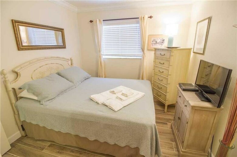 Beach & Tennis 201 - Three Bedroom Condo