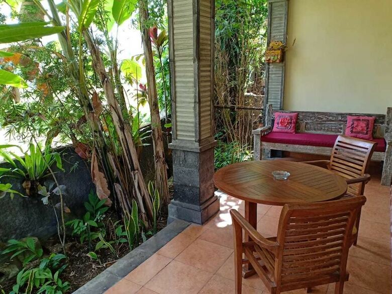 Bed & Breakfast Semanggi Cottage