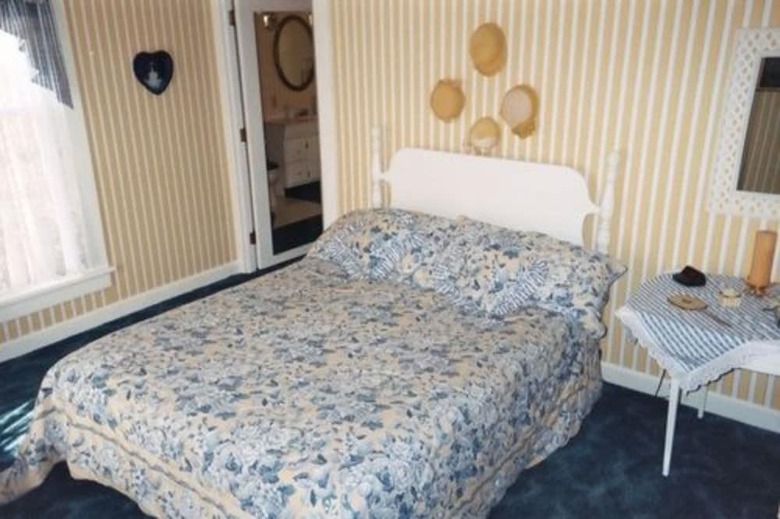 The Pines Of Dresden Bed And Breakfast