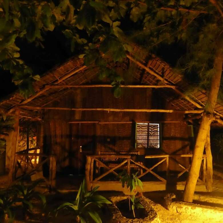 Bed & Breakfast Bahari Pizza Restaurant And Bungalows