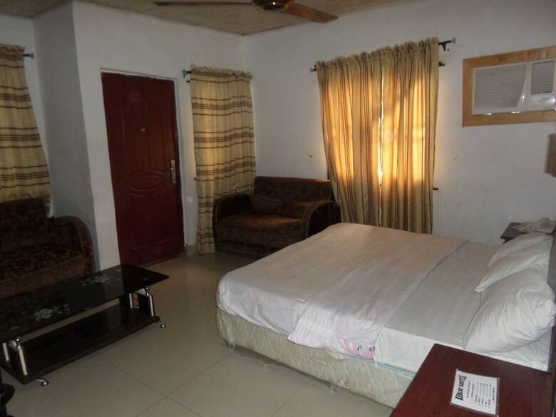 Keblat Hotel  Suites