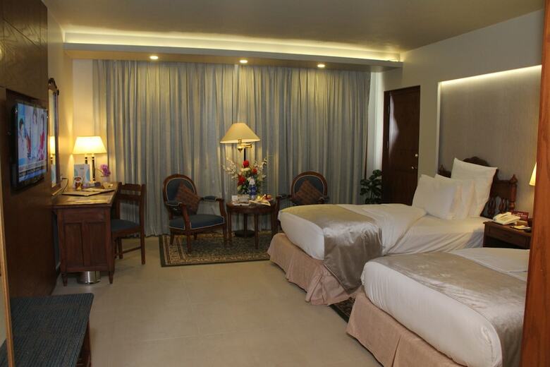 Regent Plaza Hotel & Convention Centre