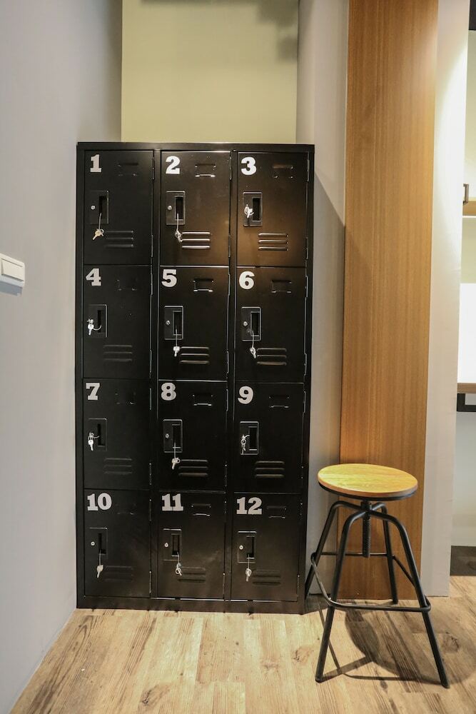 Hostal Flora Bnb