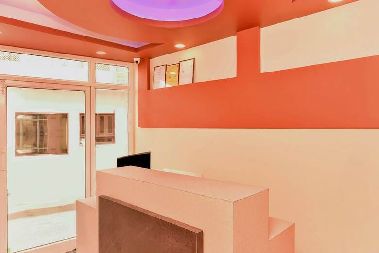 Oyo 28054 Hotel Suraj Villa