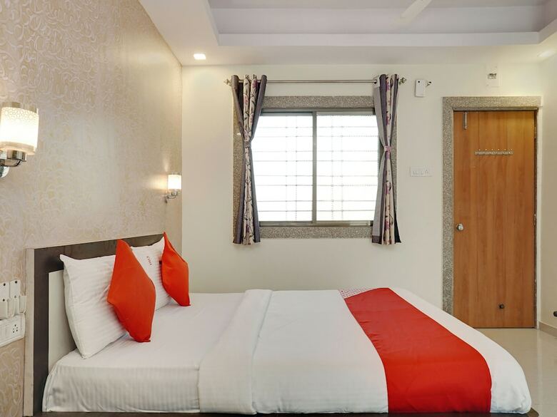 Hotel Oyo 13902 Orient Bay Inn