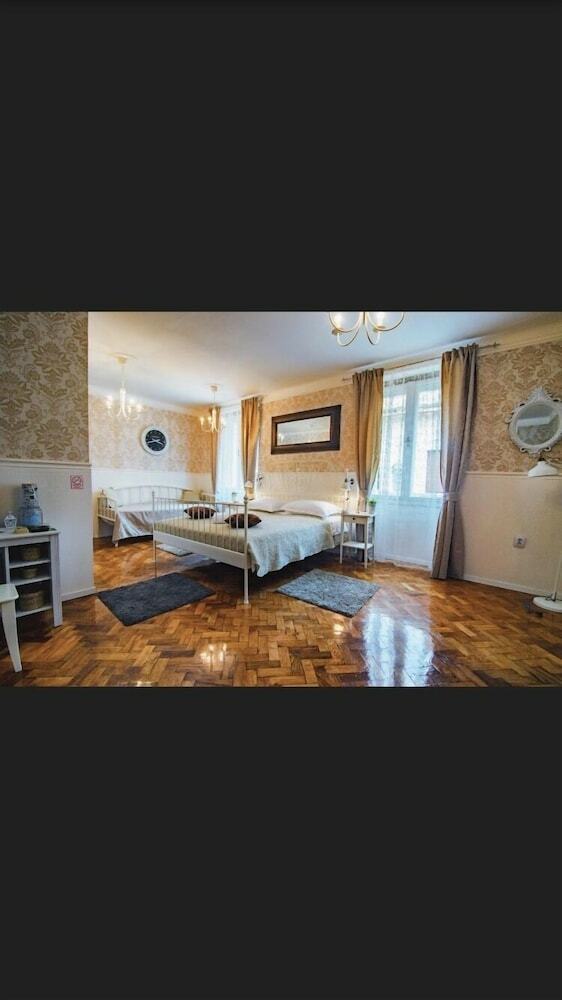 Hotel Mama's And Papa's Luxury Rooms