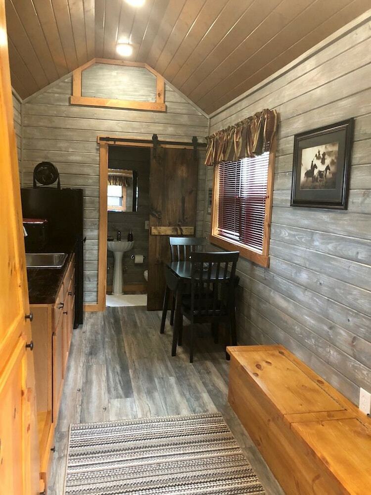 Cabana The Silver Spur Resort