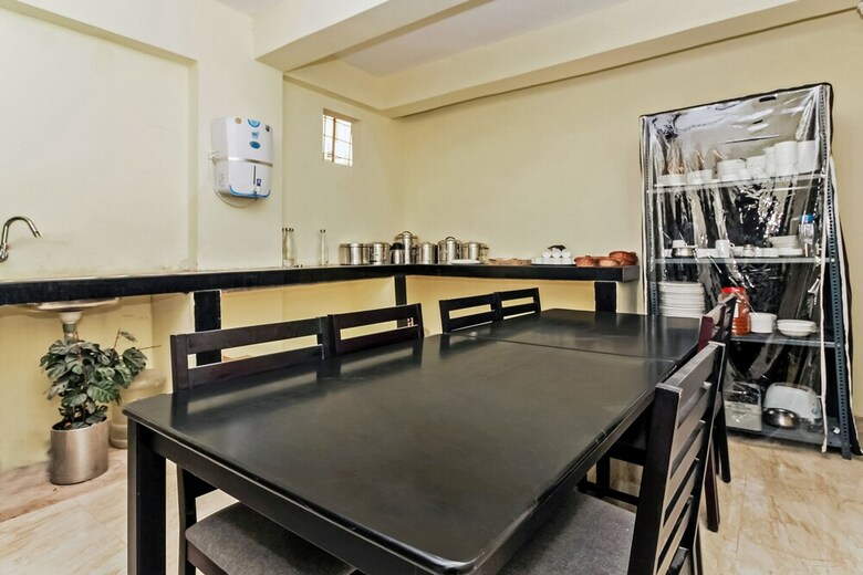 Hotel Silverkey Executive Stays 27824 Dharamkar Residency