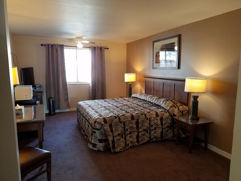 Antler Motel