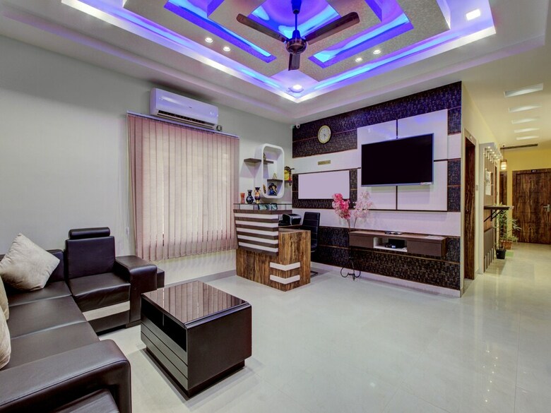 Hotel Oyo 15433 Bmg Residency