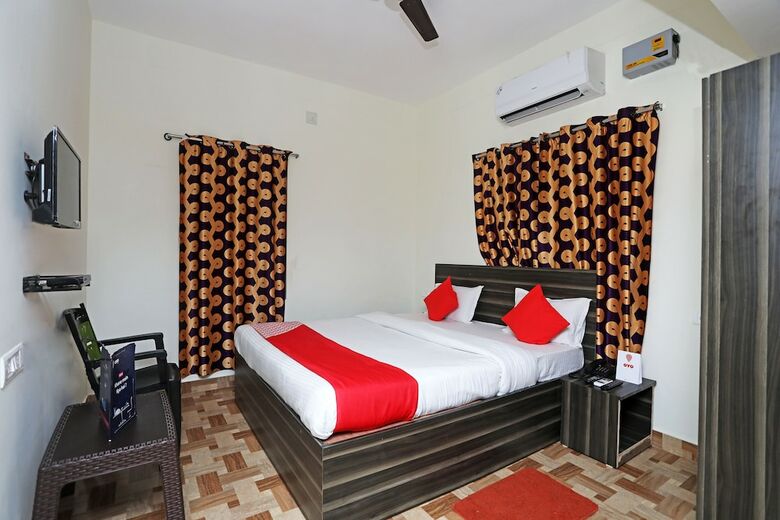 Hotel Oyo 15084 Lotus Residency
