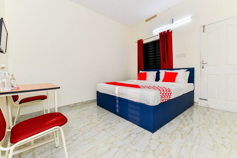 Hotel Oyo 26488 Athani Residency