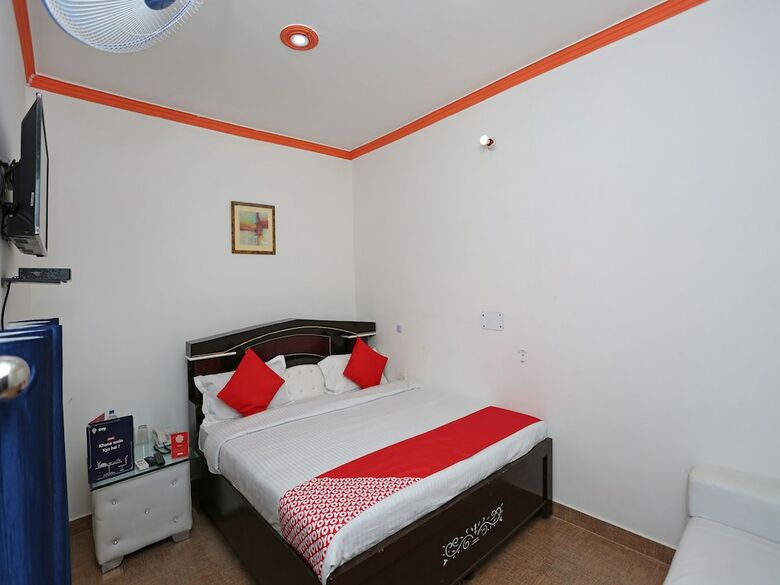 Oyo 15492 Hotel Dolly