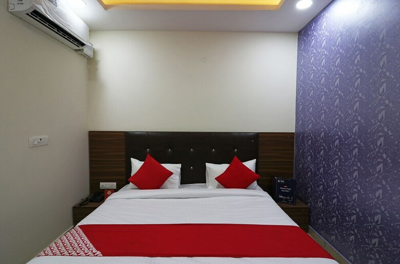 Hotel Oyo 22825 Ralson Residency