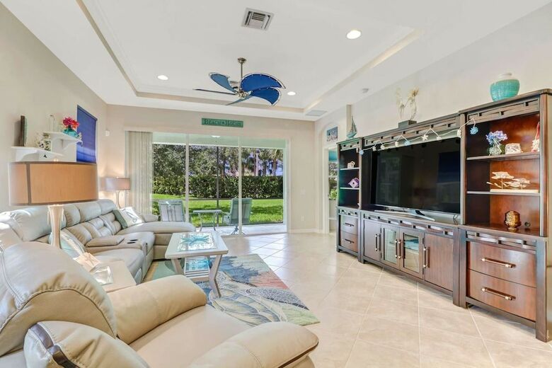 Villa 9907 Periwinkle Preserve Ln
