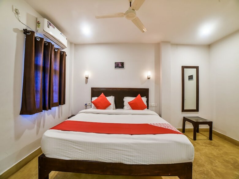 Hotel Oyo 30582 Lazy Holidays