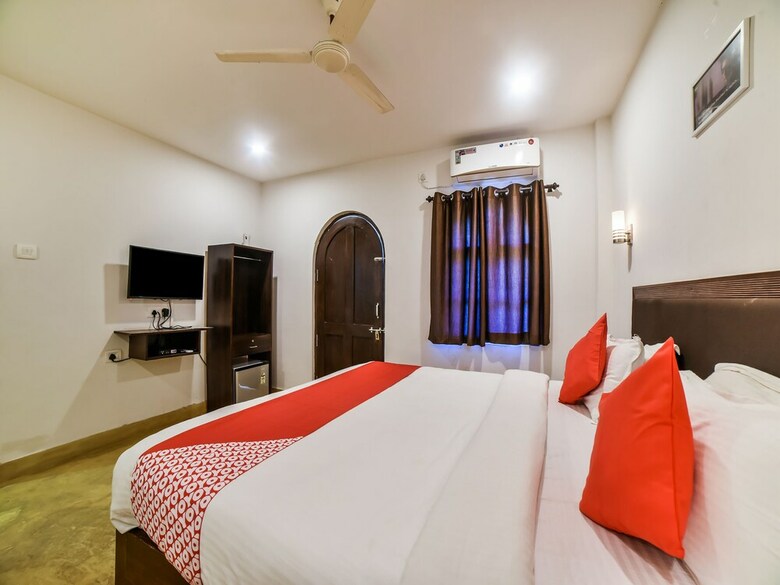 Hotel Oyo 30582 Lazy Holidays