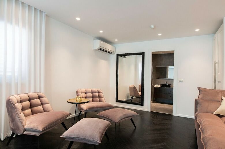 Villa Alma Suites