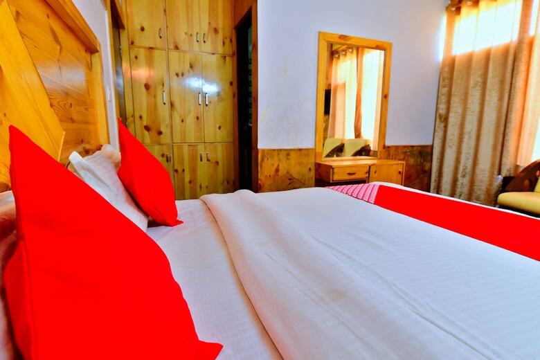 Hotel Oyo 36116 Chatanya Resort