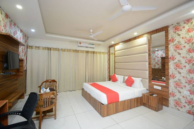 Oyo 31114 Hotel Pal Regency