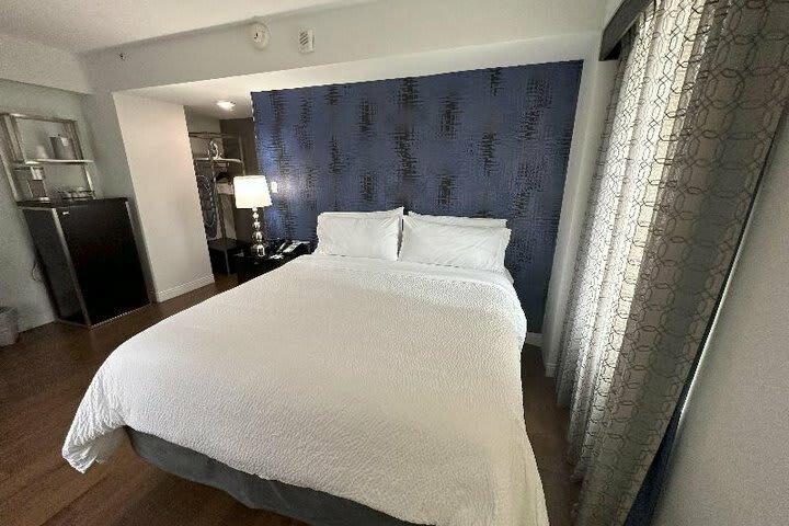 Hotel Lawrence Downtown Dallas