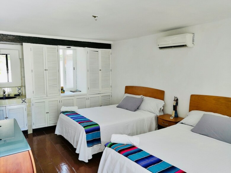 Hostal Mango Hostel