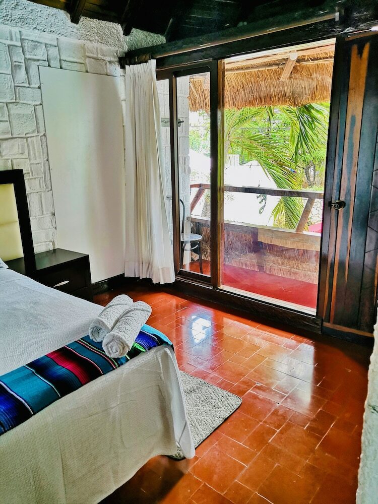 Hostal Mango Hostel