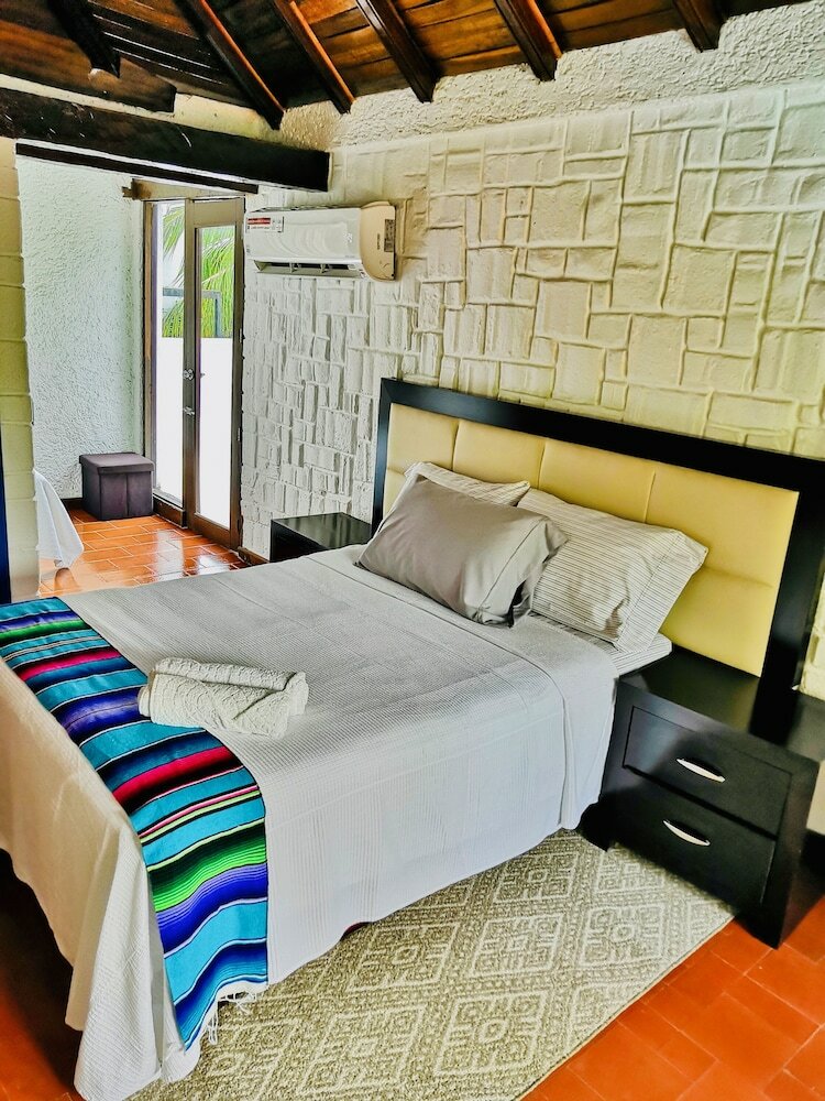 Hostal Mango Hostel