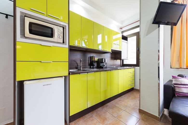 Apartamentos Reina Breakfast At The Beach
