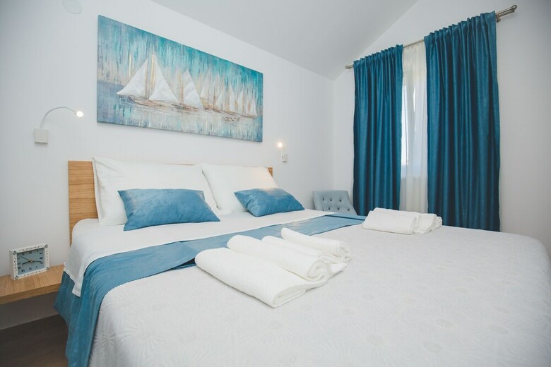 Apartamentos Salsa Brac