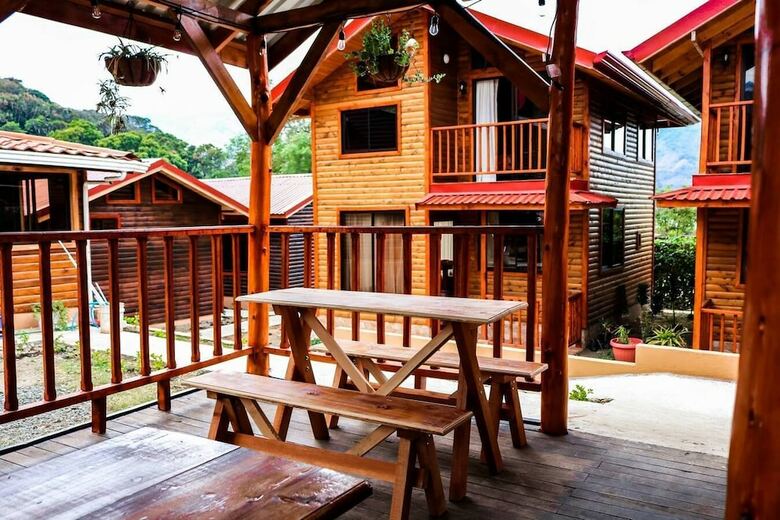 Posada Clusia Lodge