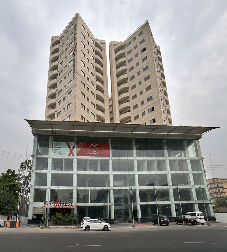 Hotel Avari Xpress Gulberg