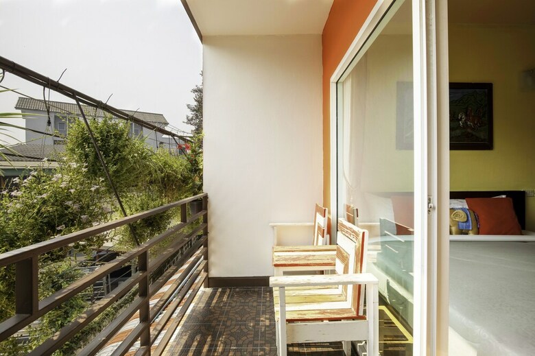 Hotel Cat House
