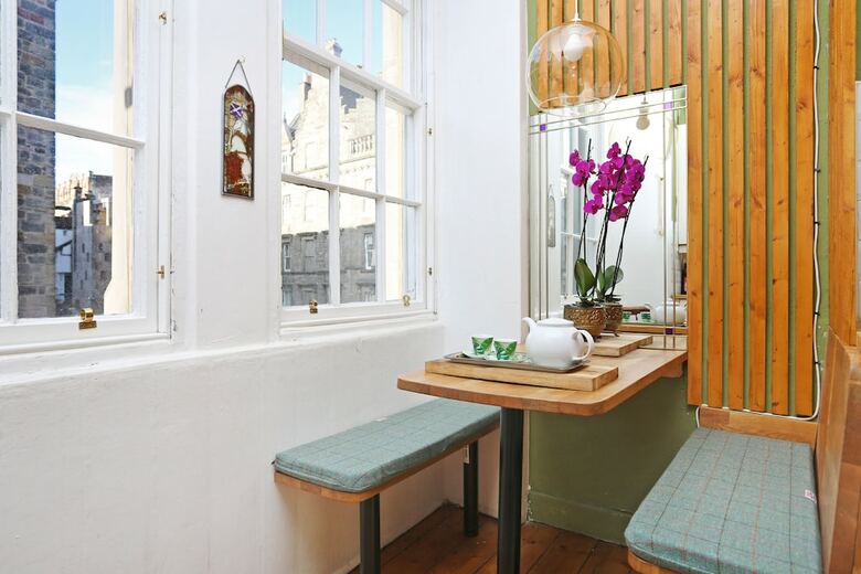 Old Town Gem - Apartment With Great City Views