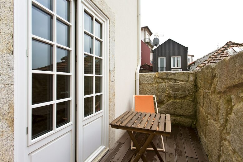 Rva S�o Jo�o Novo Apartments