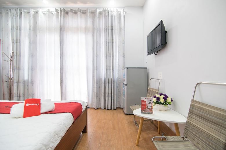 Hotel Reddoorz Plus @ Huynh Tan Phat