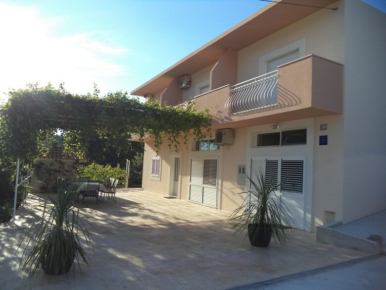 Apartment Biki? / Three Bedrooms