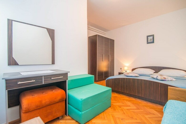 Apartments Valenti? 1304 Pag