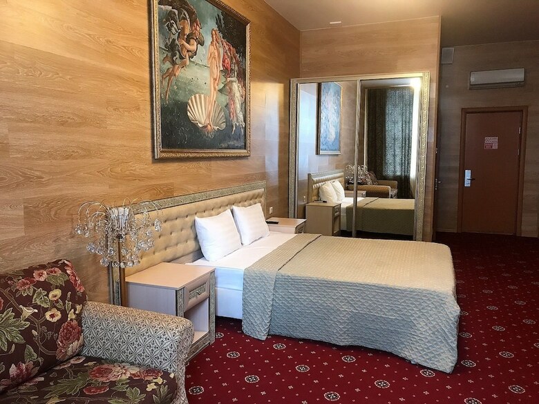 Hotel Sunflower River